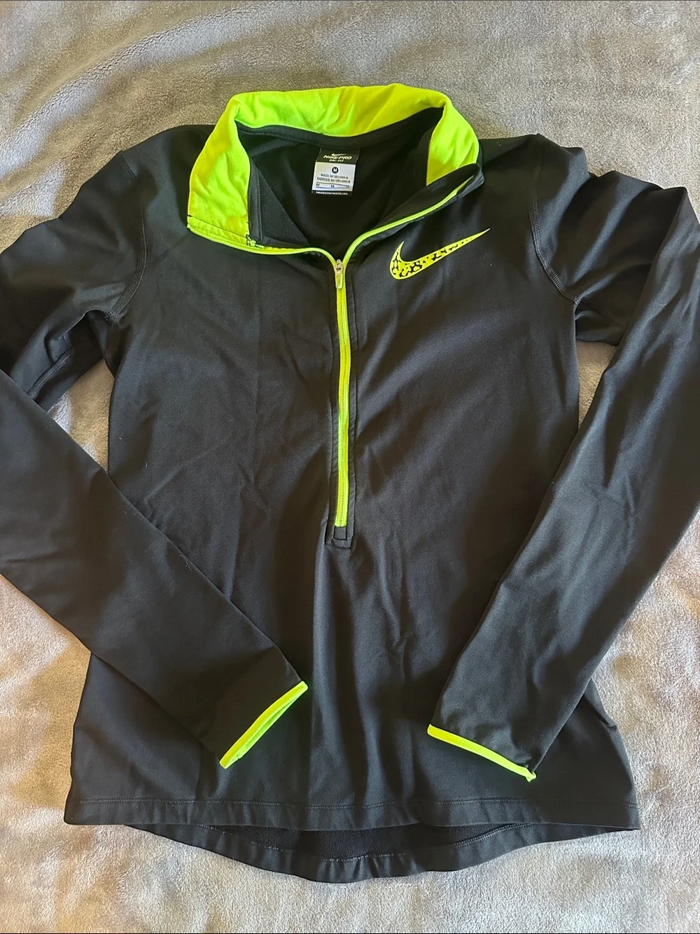 Nike Pro Dri-FIT Black Neon Yellow Half Zip Pullover Size Medium